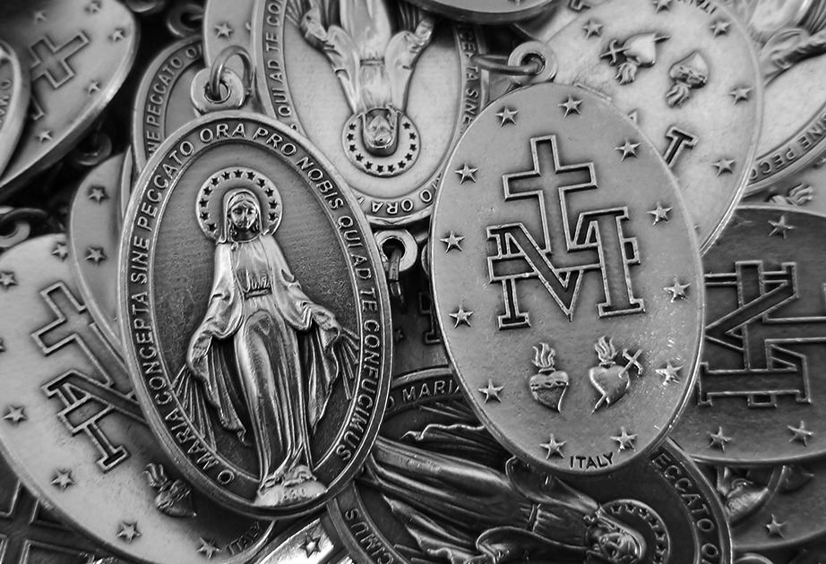 Miraculous Medal in Latin