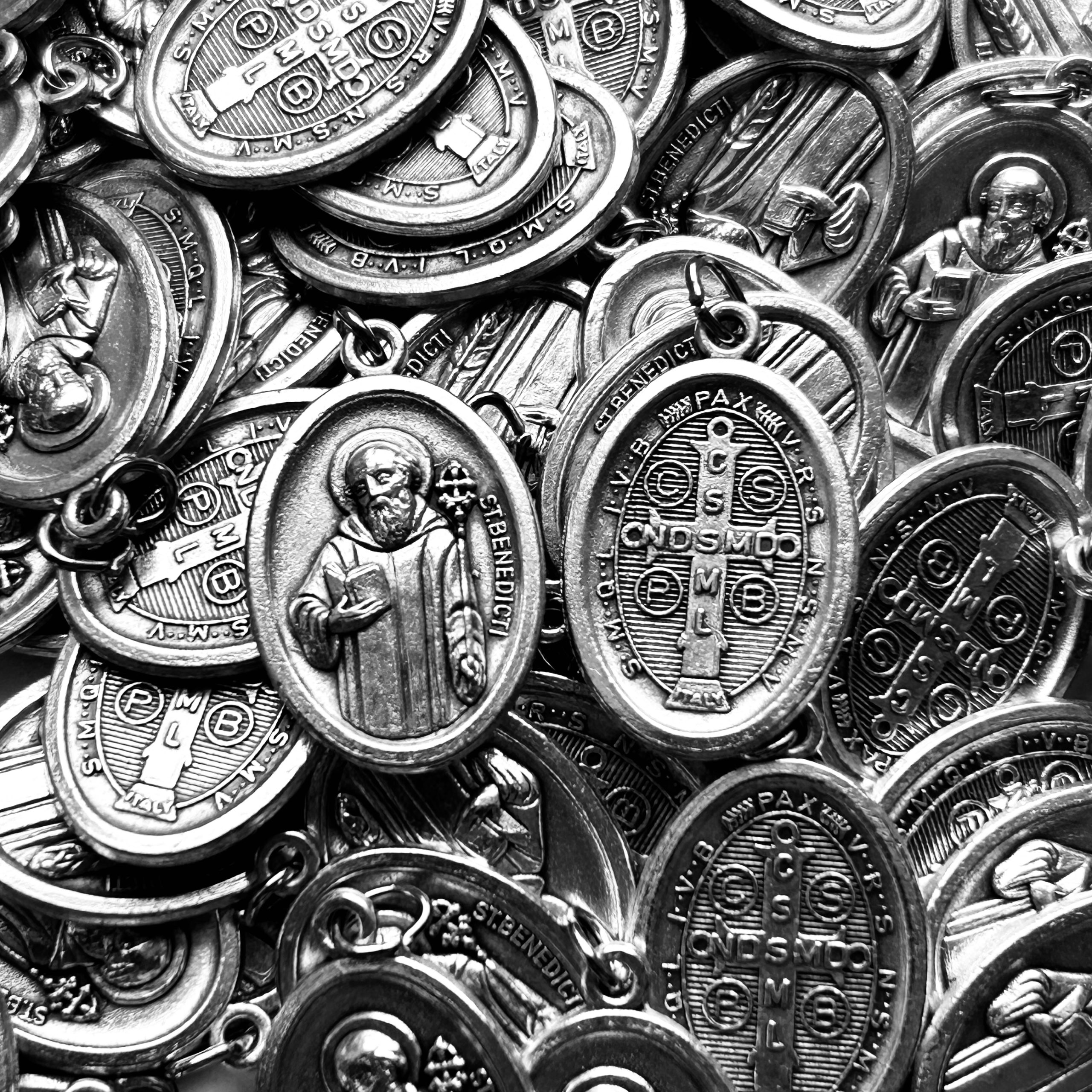 benedict oval premium